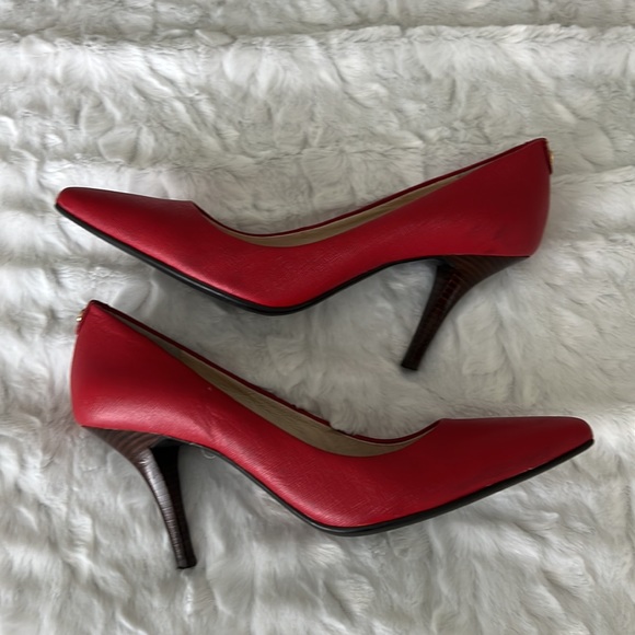 Red leather Michael Kors pumps - Picture 2 of 14